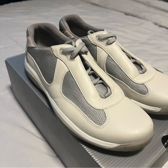 Fashionable Prada Sneakers size 9.5 - Picture 4 of 7